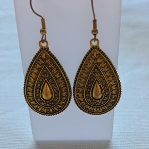 Elegant Gold Teardrop Earrings
